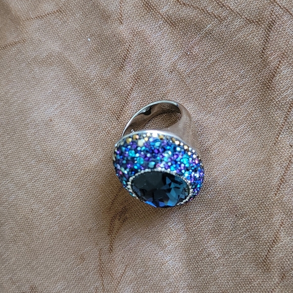 Ring - Picture 3 of 4